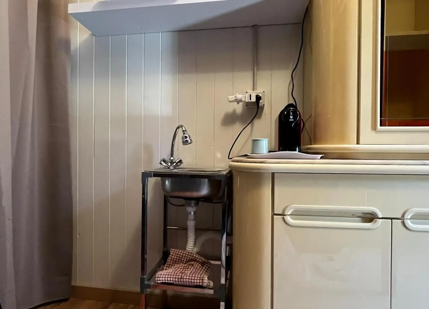 A Palermo Artist'S Studio Appartement